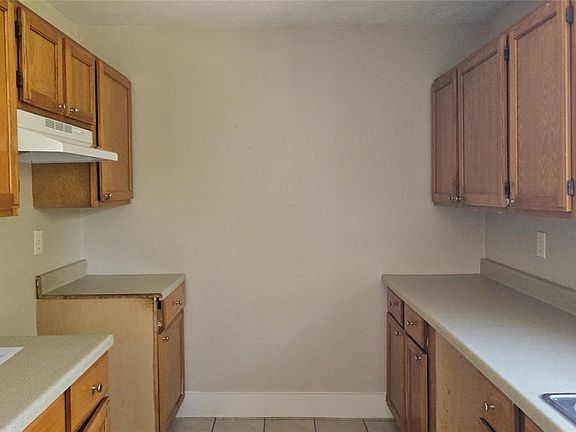 5th image of 615 Corvette Ln