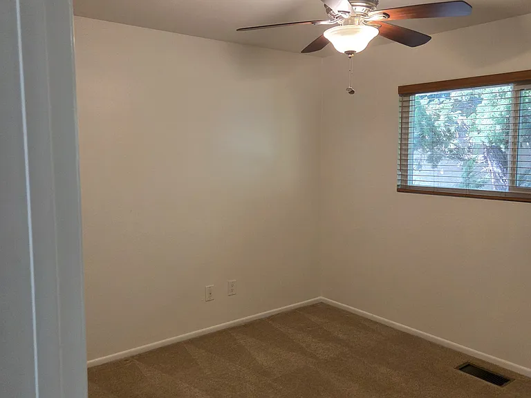 1037 Alta Vista Dr — Photo 47