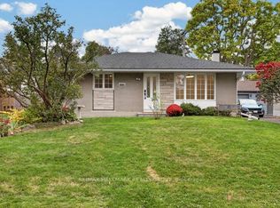 2524 Hopkins Rd, Ottawa, ON K2B 7X7
