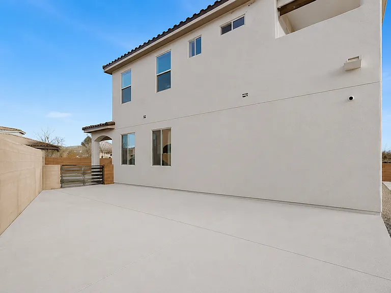 3930 Jaxson Ln — Photo 2