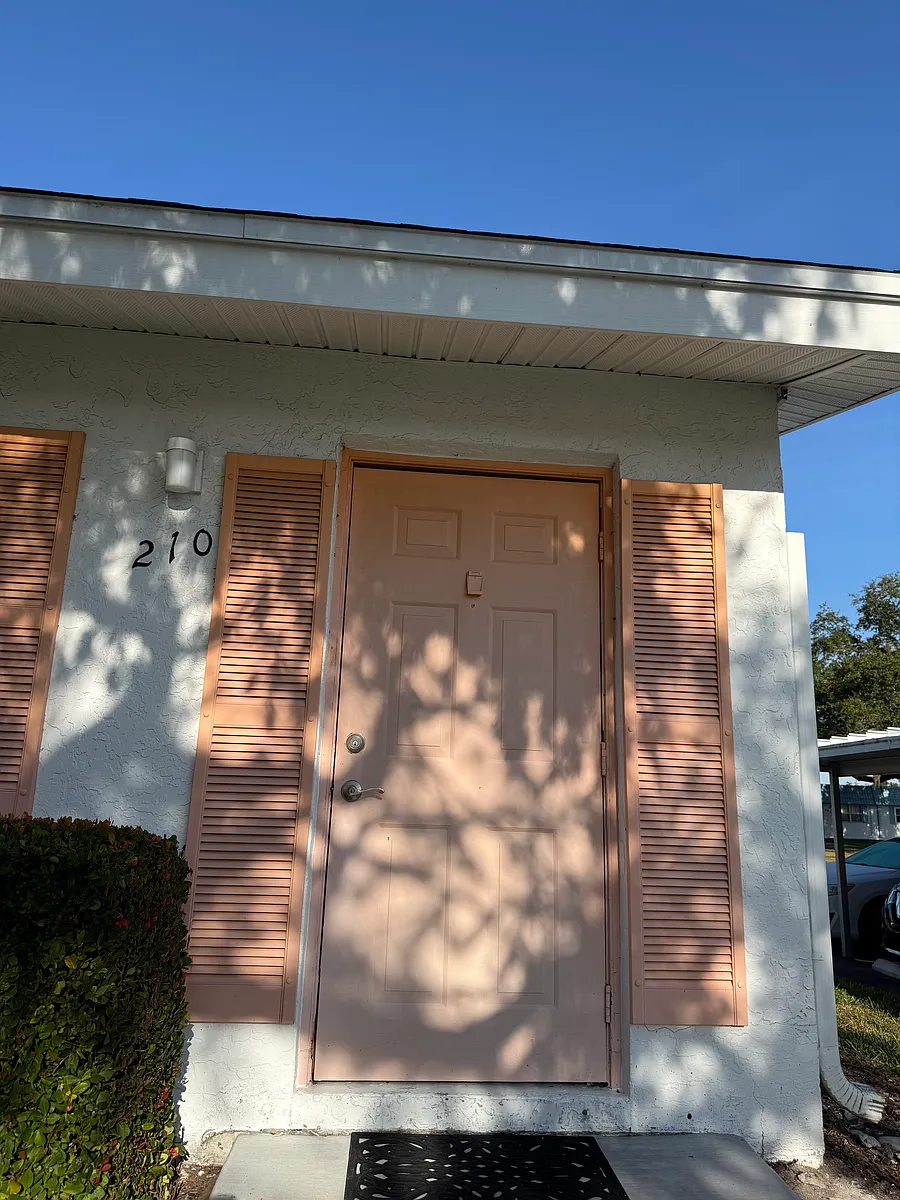 Building Photo - 1902 Andover St #210
