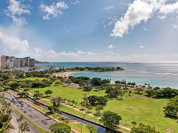 Diamond Head & Ocean View
