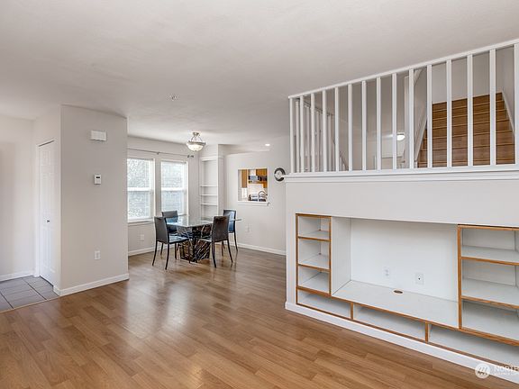 4th image of 3808 Hoyt Avenue #B