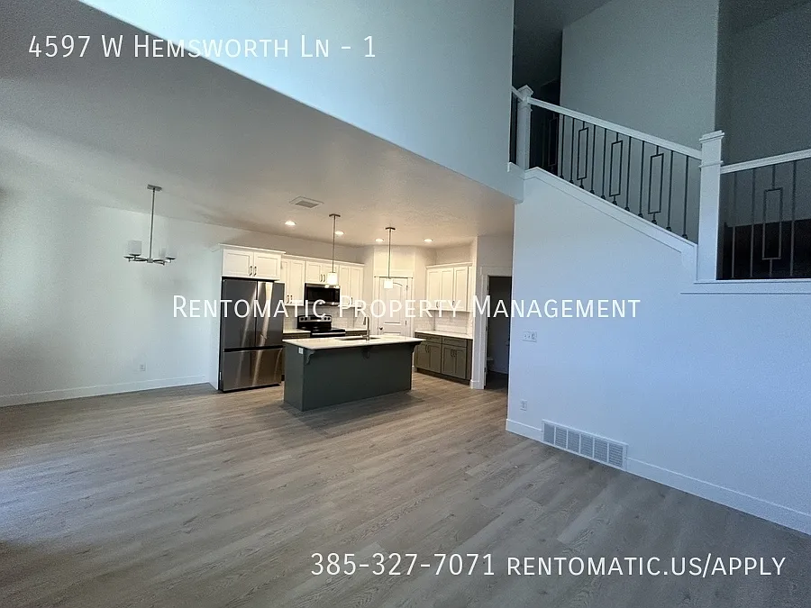 3 bed, 2.5 bath, 2280 sqft, $2,249 — Photo 4