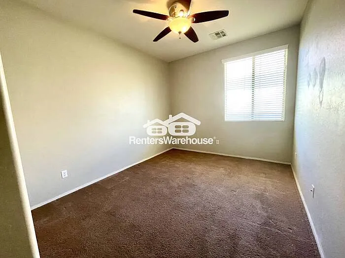 532 E Trellis Rd — Photo 11