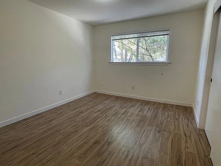 625 Adams Street — Photo 8