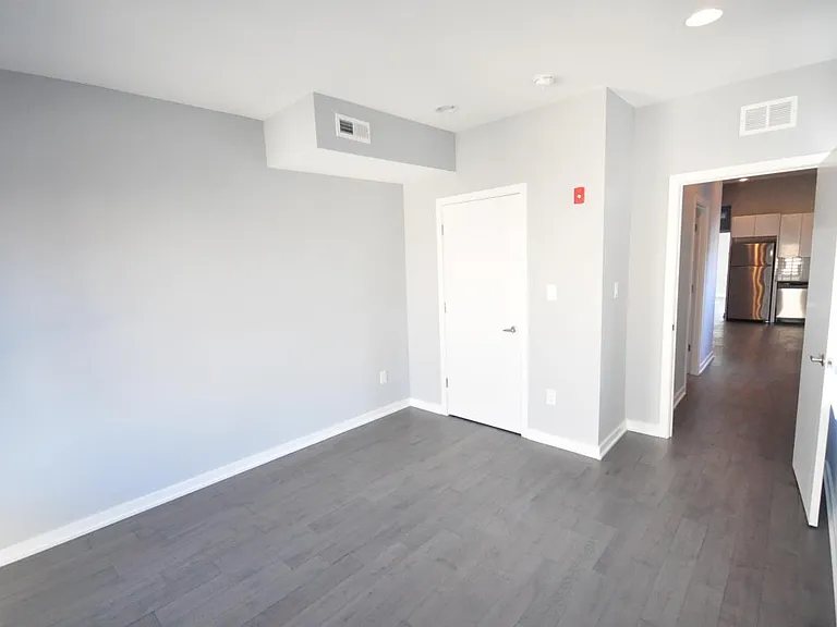 4049 Spring Garden St #2 — Photo 9