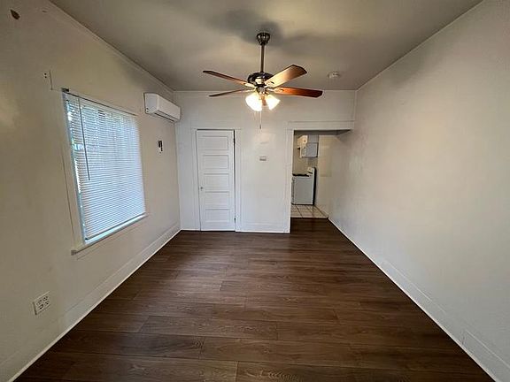 2nd image of 906 S Breed St #1