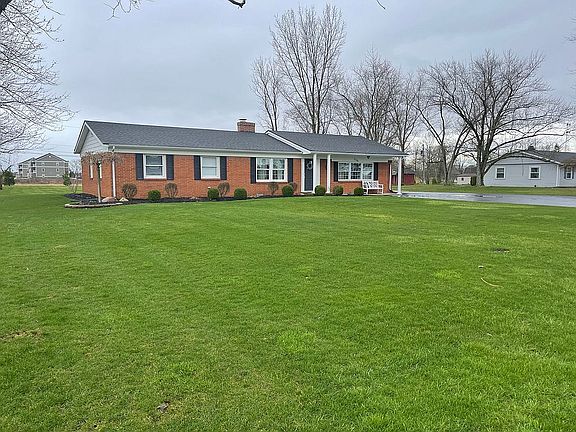 5th image of 2768 E Center Dr