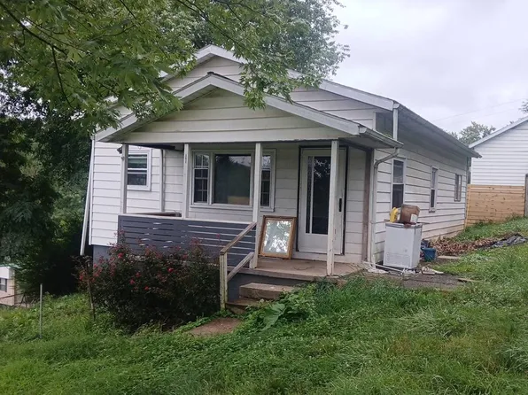 955 Lincoln Dr, South Charleston, WV 25309