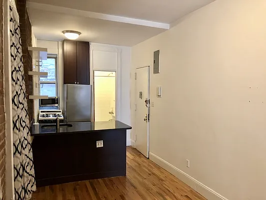 Rented by LJ Sloane Management | media 15