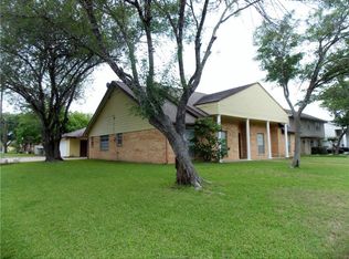 3801 Oak Ridge Dr, Bryan, TX 77802