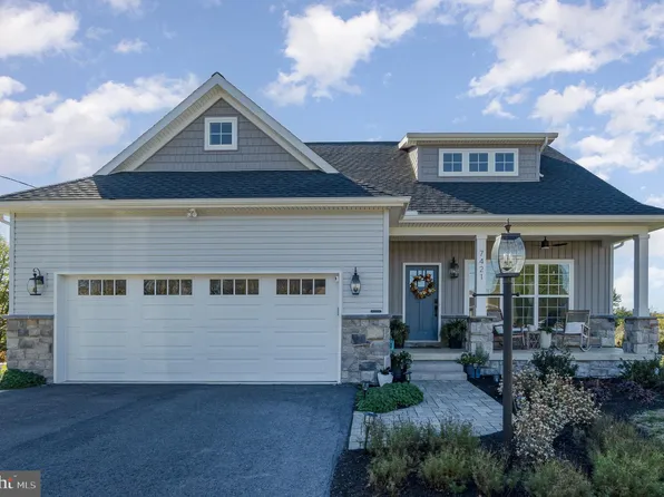 7421 Wells Dr, Harrisburg, PA 17112
