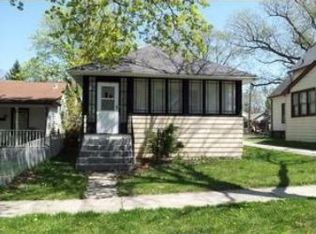 541 Chestnut St, Waukegan, IL 60085