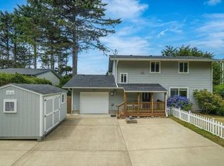 8242 SW Abalone St, Newport, OR 97366