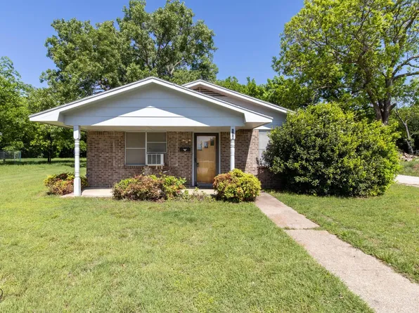 614 N Mason St, Bowie, TX 76230