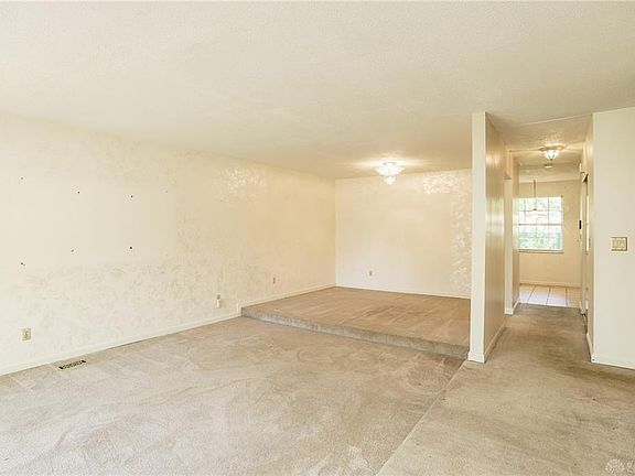 5th image of 9525 S Normandy Ln