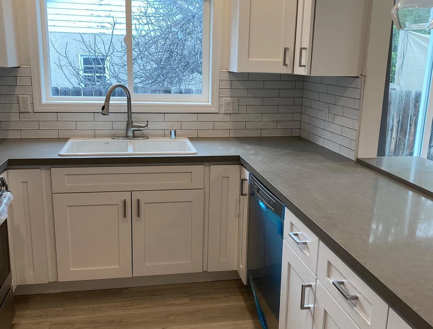 5748 Cleon Ave — Photo 4