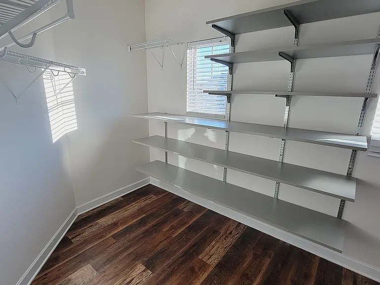4637 Collingham Dr — Photo 20
