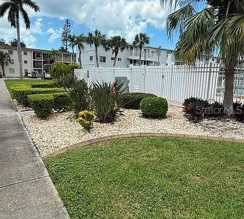 4th image of 2223 SUNSET DRIVE #E24