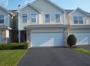 163 Avalon Ct, Roselle, IL 60172