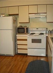 4th image of 204 Kendall Ln