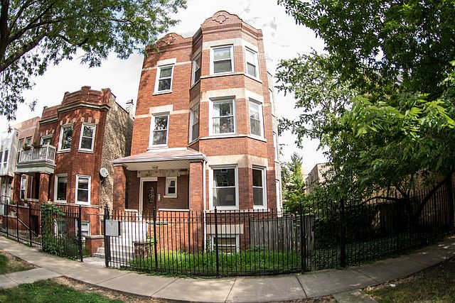 1st image of 1907 N Whipple St #3