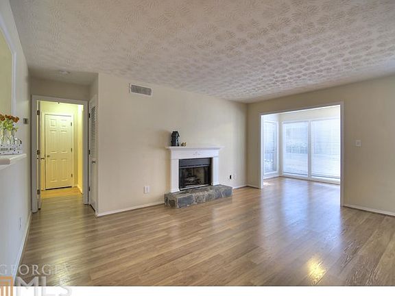 4th image of 1805 Country Park Dr SE