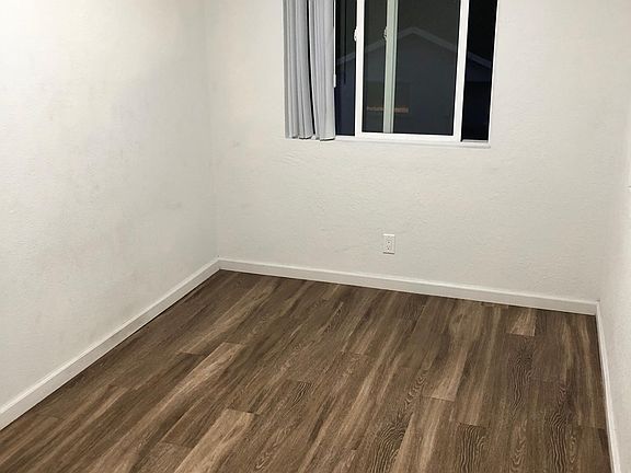 5th image of 475 Leigh Ave