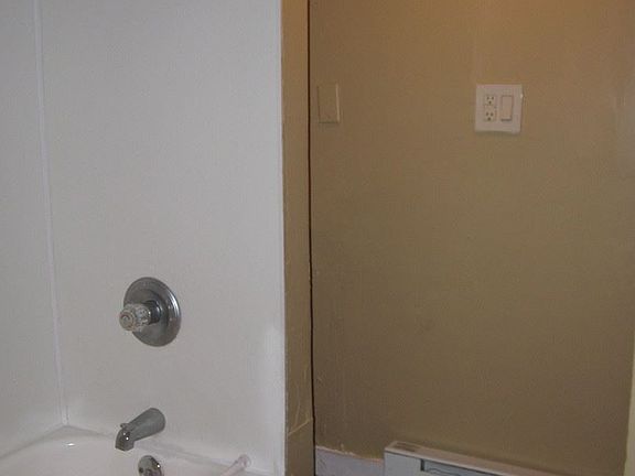 4th image of 720 W Howard St APT C