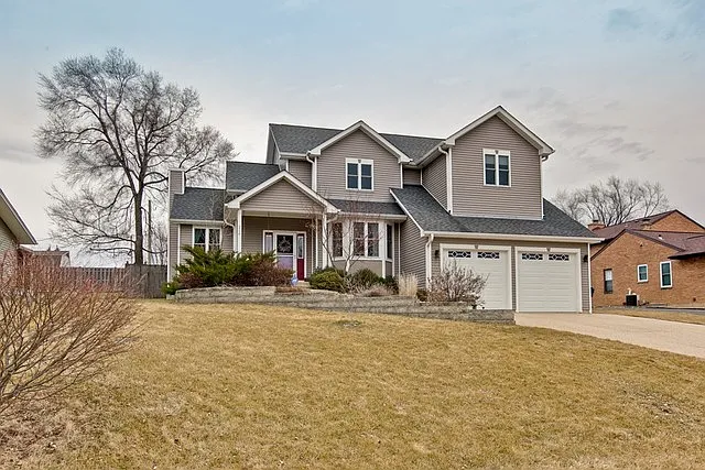 219 Briar Ln photo 1