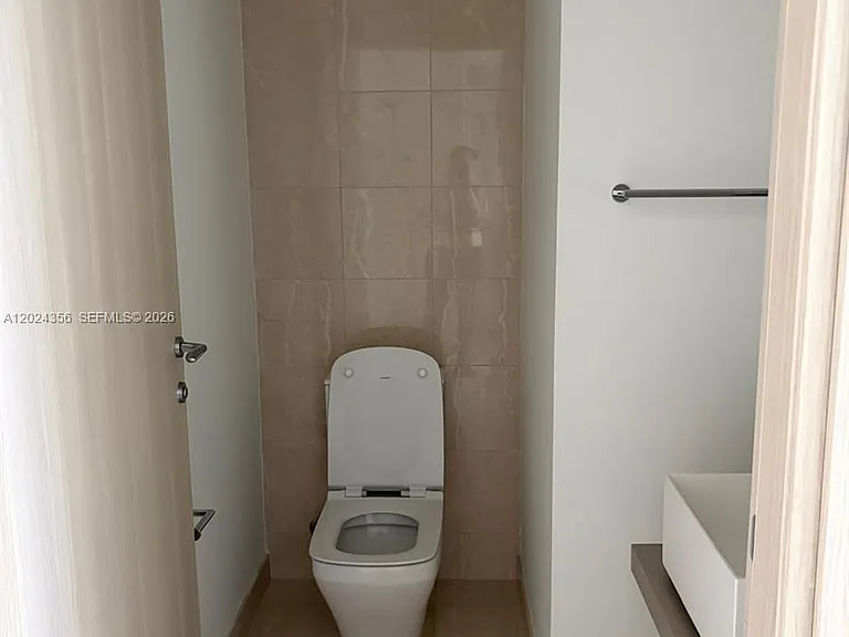 1000 Brickell Plz #2108 — Photo 30