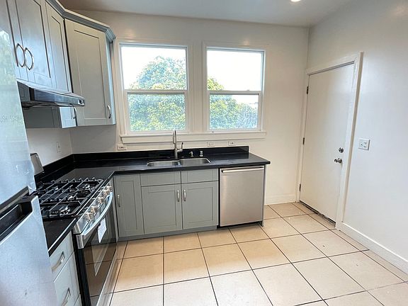 5th image of 265 24th Ave #4