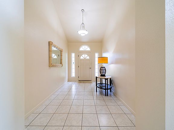3rd image of 15-2746 Opihi St