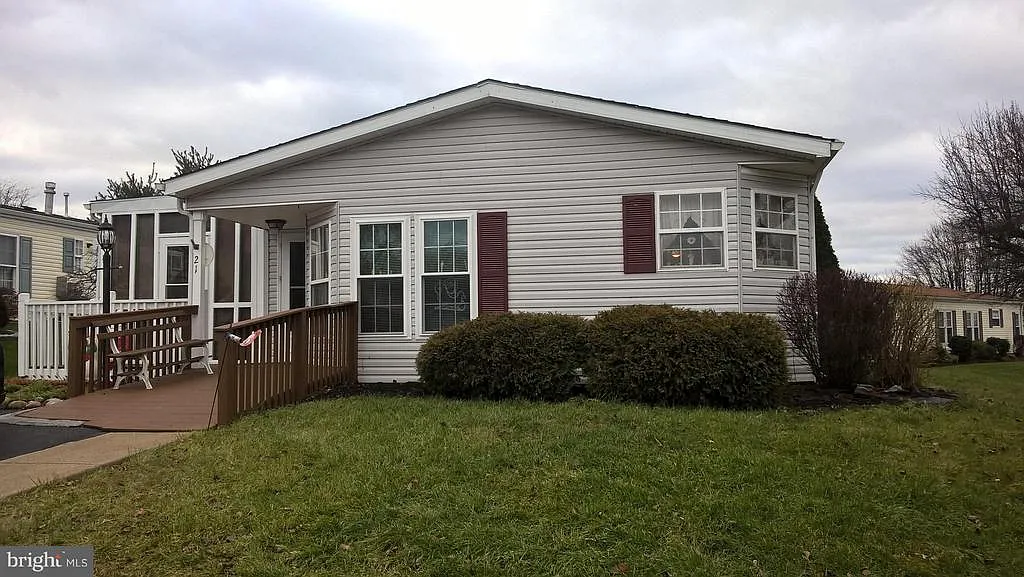 21 Black Cherry Ct E photo 1