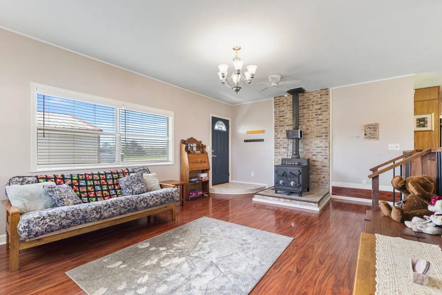 3 bed, 2.0 bath, 2647 sqft, $5,243 — Photo 3