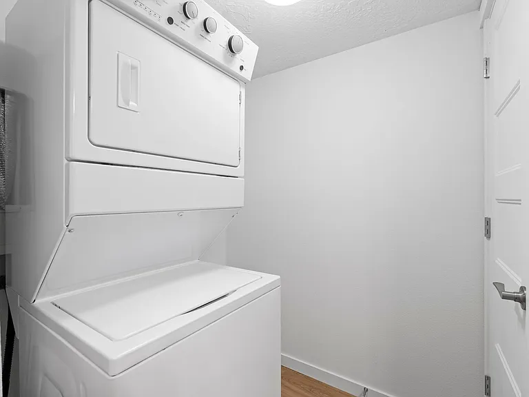 1510 N Michigan Ln — Photo 14