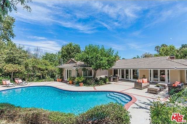 1st image of 3703 Wrightwood Dr