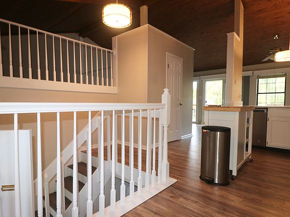 3rd image of 1005 Lakefront Dr