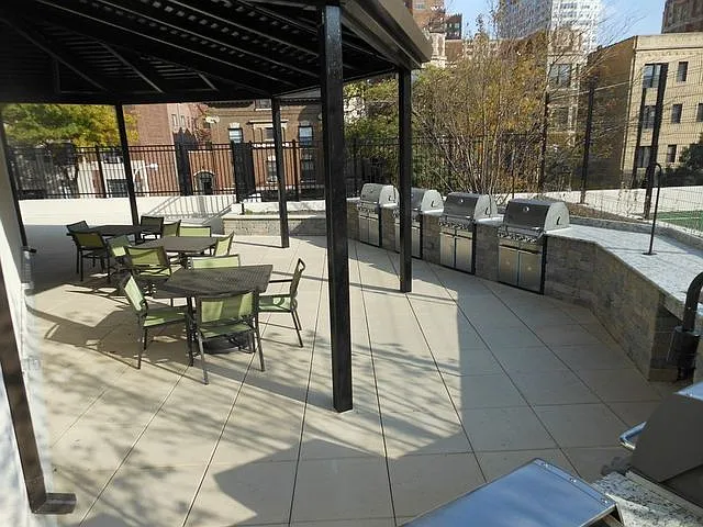 3930 N Pine Grove Ave #2004 — Photo 16