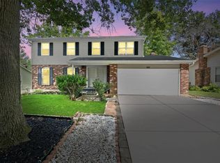 913 Glenmill Dr, Ballwin, MO 63021