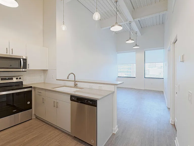 501 S Capitol Ave — Photo 136