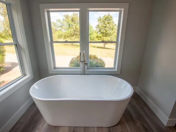 151 Scotsman Dr, Troutman, NC 28166