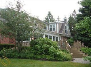 290 Cayuga Rd, Lake Orion, MI 48362