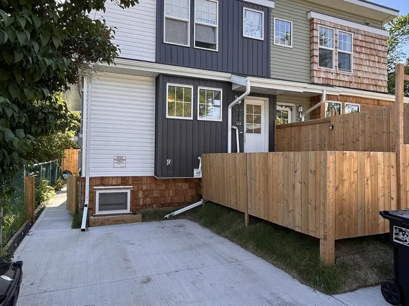 11827 47th St NW #G2, Edmonton, AB T5W 2W7