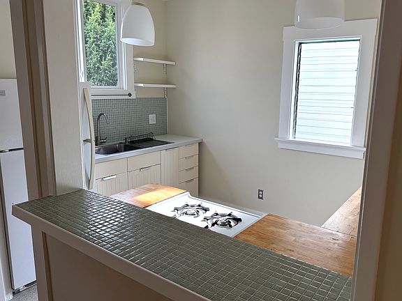 5th image of 1255 59th St APT A
