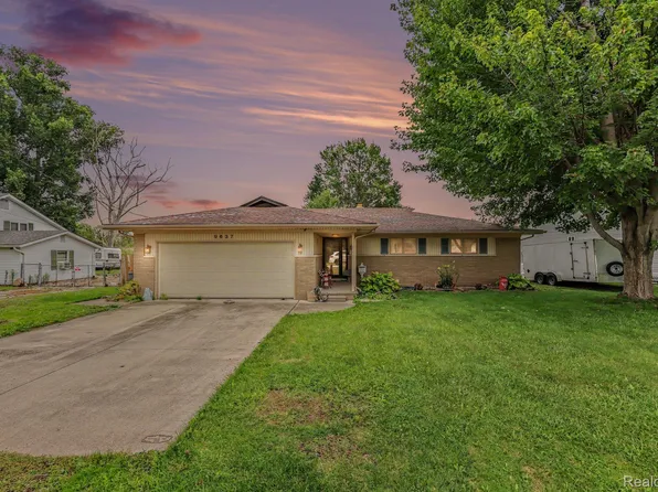 9637 Maynard Rd, Pearl Beach, MI 48001