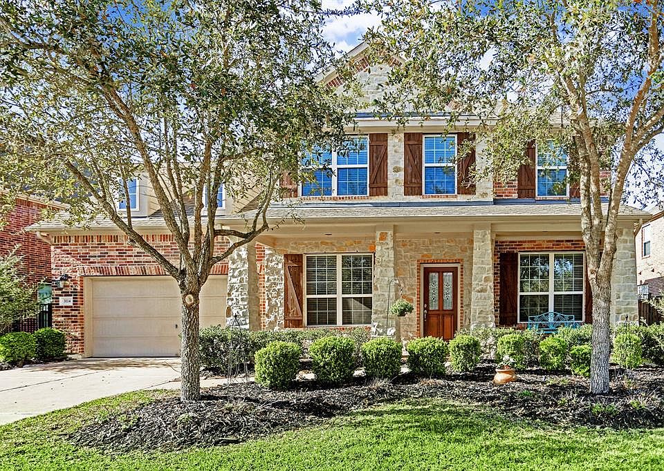 Welcome Home! This is the Waterfront - 3 Car Garage Home you have been waiting for!