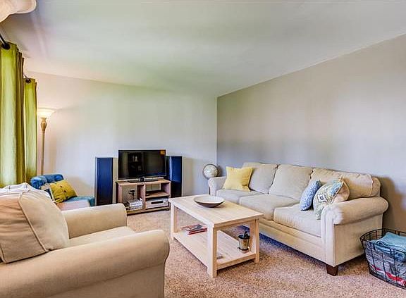 3rd image of 12066 Glenrose Dr