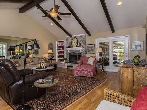 3rd image of 6405 Cromwell Dr
